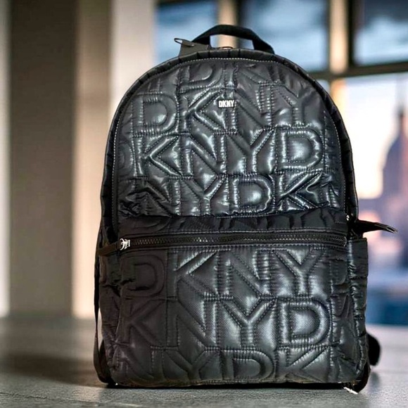 DKNY BLACK BACKPACK Women\'s Maya Quilted Softshell Adjustable‎ Straps.